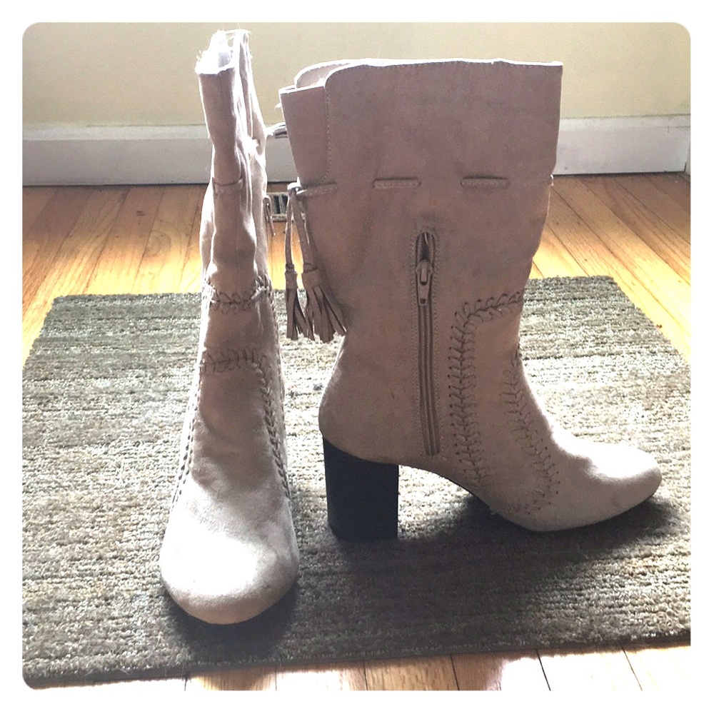 Suede Beige Mid-rise Boot